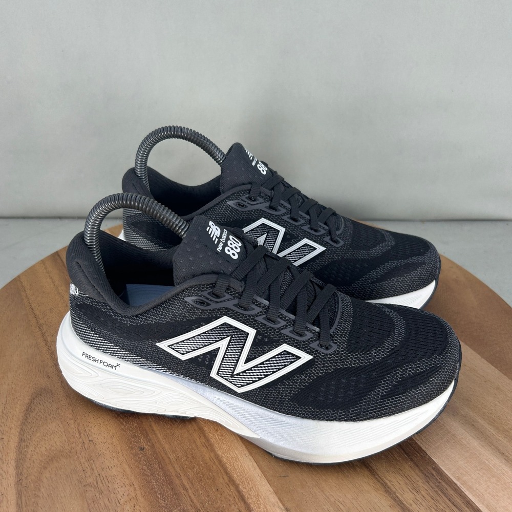 New Balance Fresh Foam X 880 v14 Womens 6.5 Extra Wide 2E Black White Running